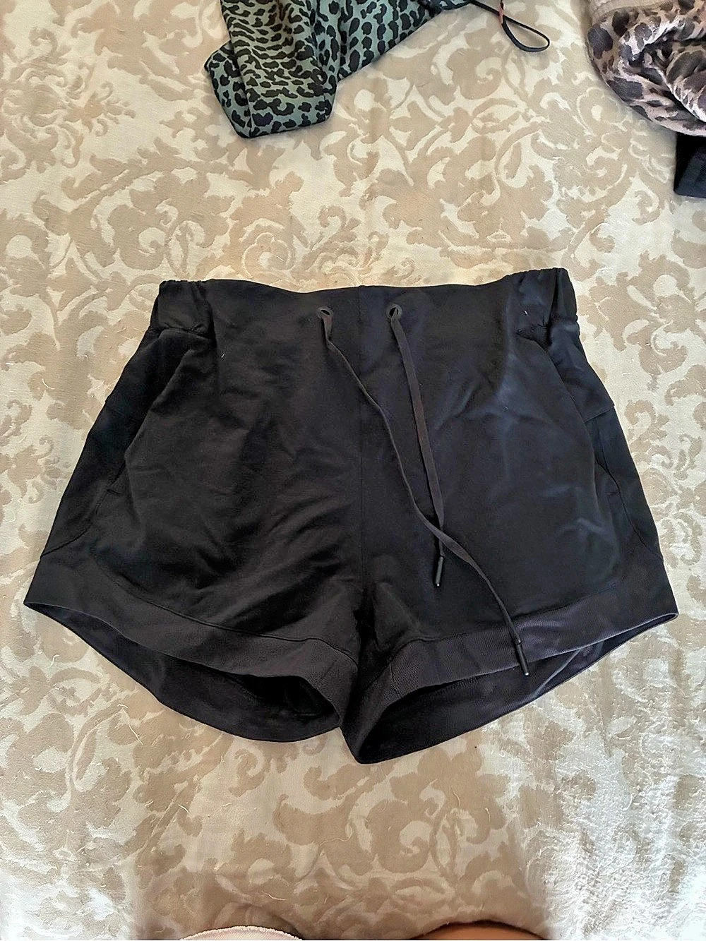 Lululemon Tracker Short V 4" Black Athletic Shorts